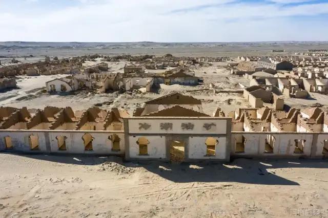 怪兽袭击的"石油小镇",阿克塞"石油小镇"旅行攻略