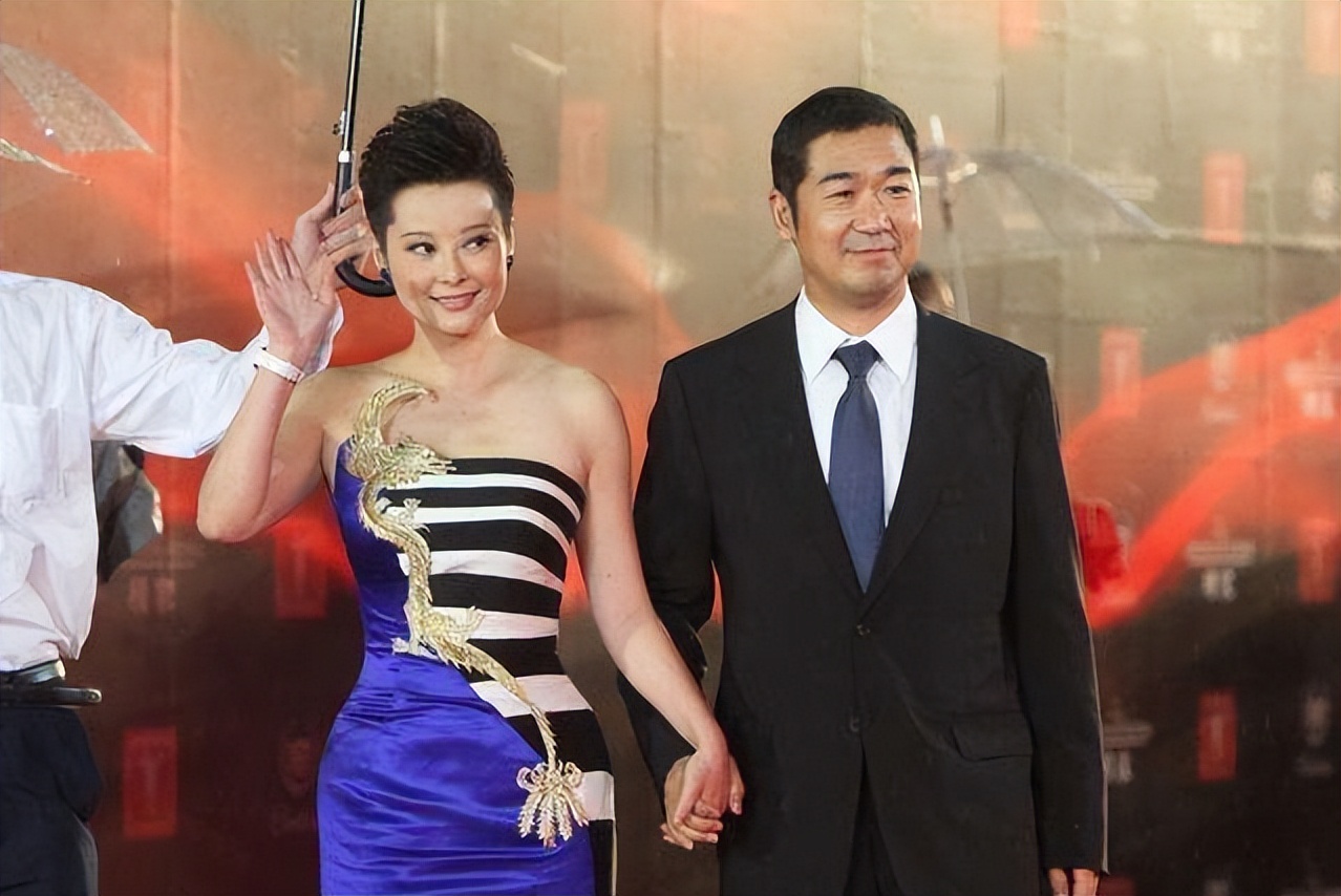 徐威:和袁立相爱12年,为其花800万买四合院后,3次求婚皆被拒