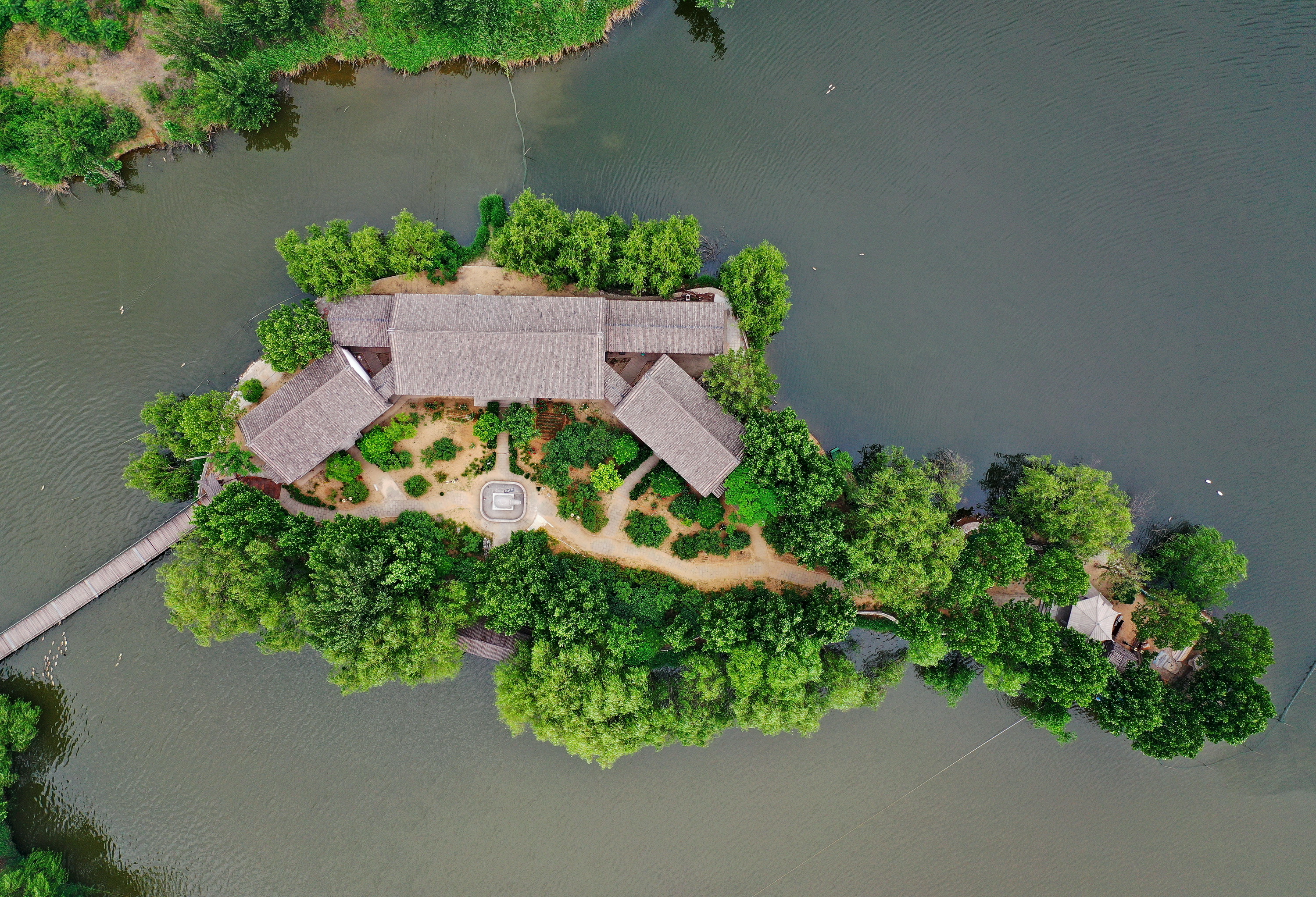 河北唐山:昔日"生态疮疤"焕发夏日"美颜"(2)