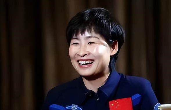 中国首位女航天员刘洋,结婚8年未生子,飞天前为丈夫留3条遗言