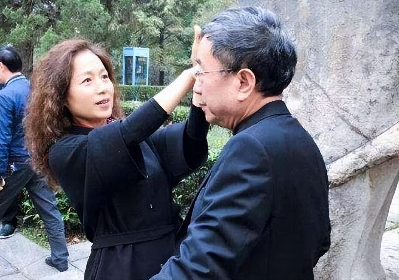 李红:揭露"流氓前夫"余秋雨,没有谁比我更了解这个"伪君子"