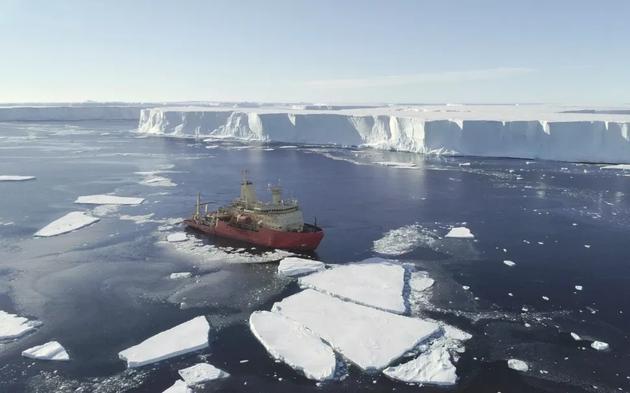 无人潜艇发现 南极洲“末日冰川”恐将脱离大陆