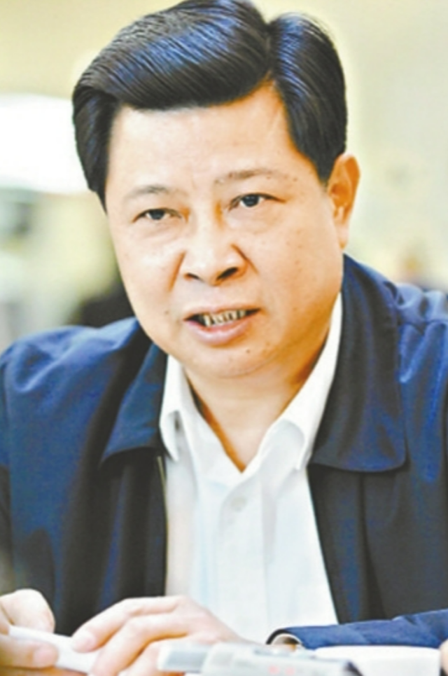 纪实:他是好色贪官,曾包养过60多个情妇,落马后供出100个贪官