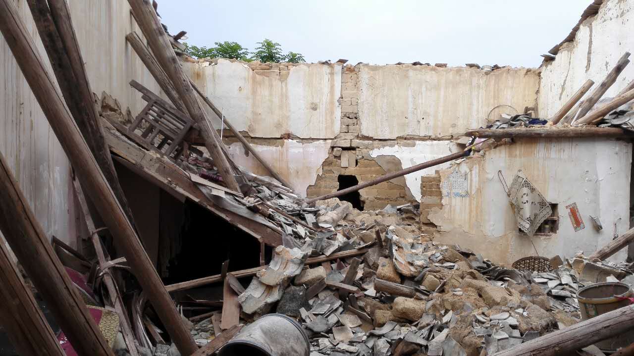 贷款买的房子被洪水冲垮,房贷还需要还吗?银行经理说出"答案"