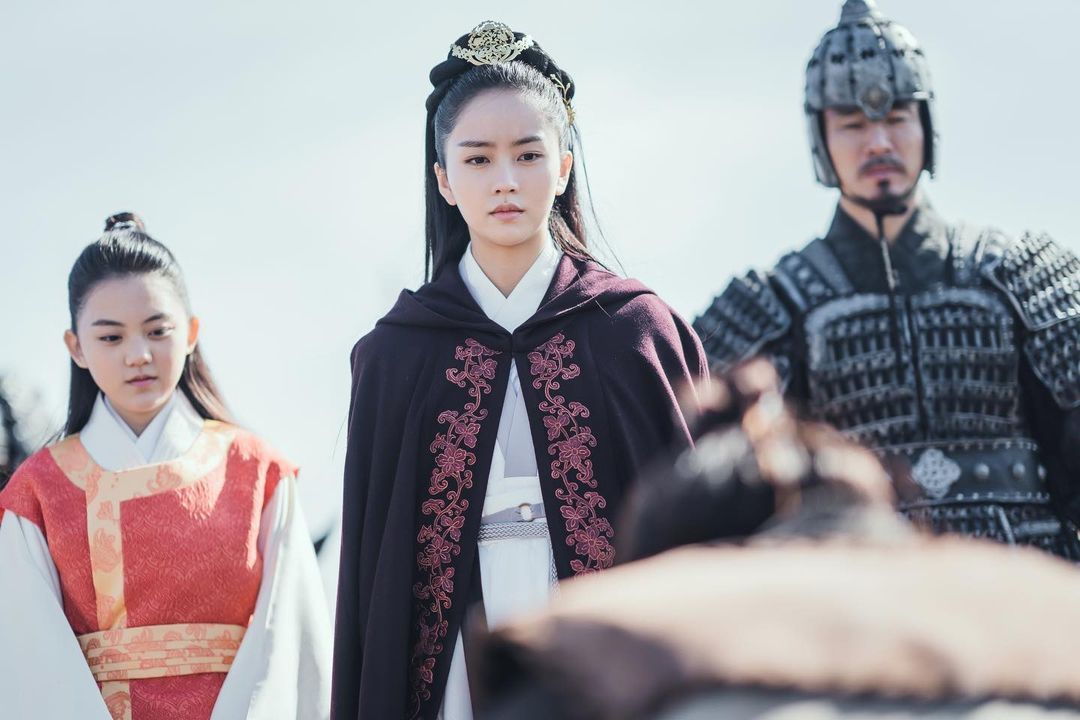 篡改历史,抄袭无底线,彻底被这部韩剧惹怒,2.4分都给高了