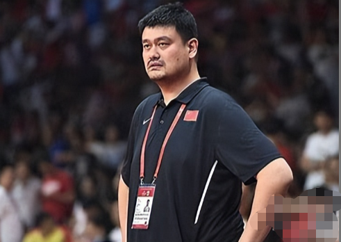 回顾43岁的姚明体重超400斤妻子风韵犹存13岁女儿身高近19米