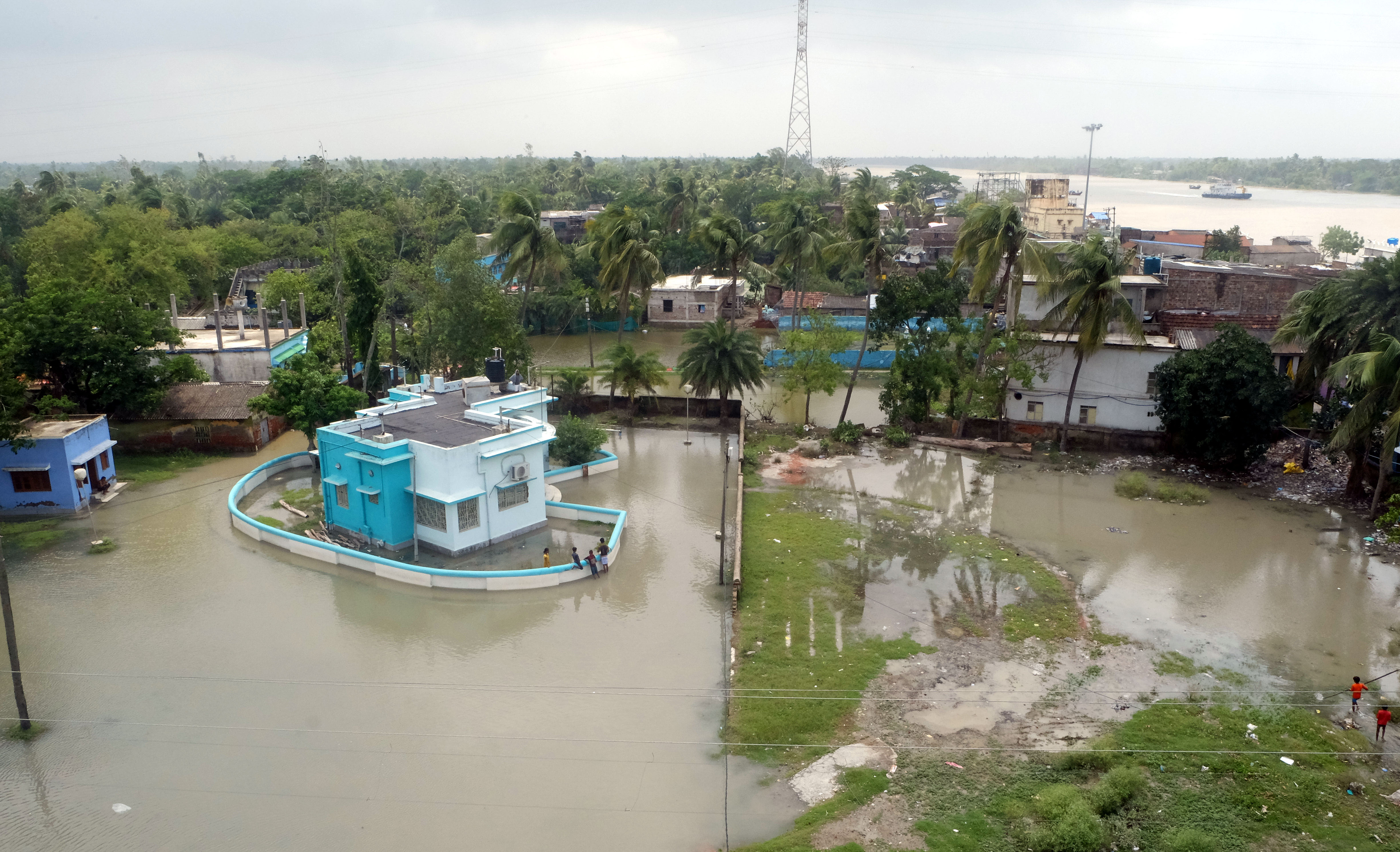 热带气旋"亚斯"在印度造成至少5人死亡(2)