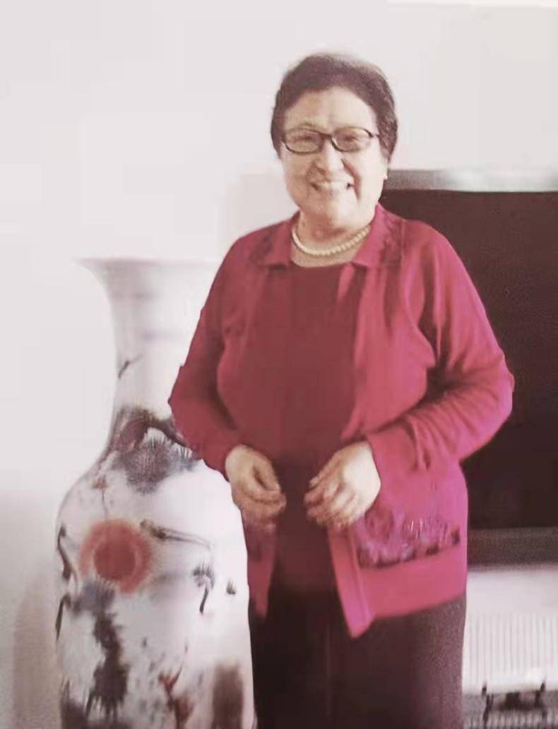 画家李星辰荣获"2021年度优秀文艺工作者"荣誉称号