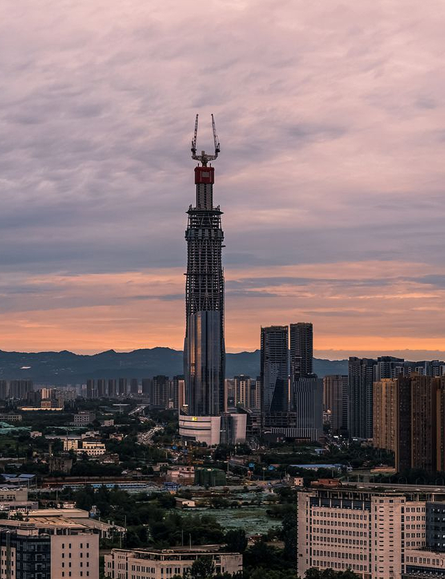 成都第一高楼绿地蜀峰468即将封顶