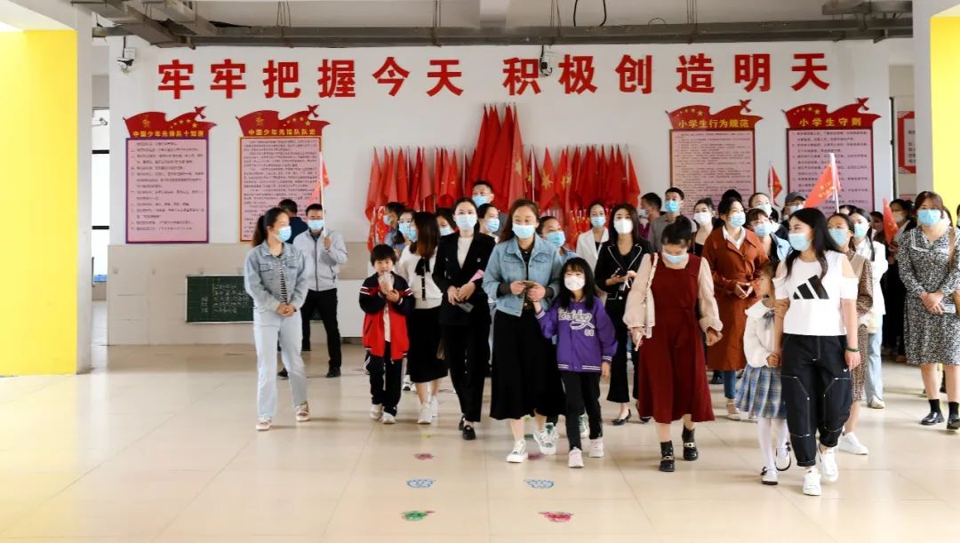 新蔡县西湖小学举办建校一周年庆典活动