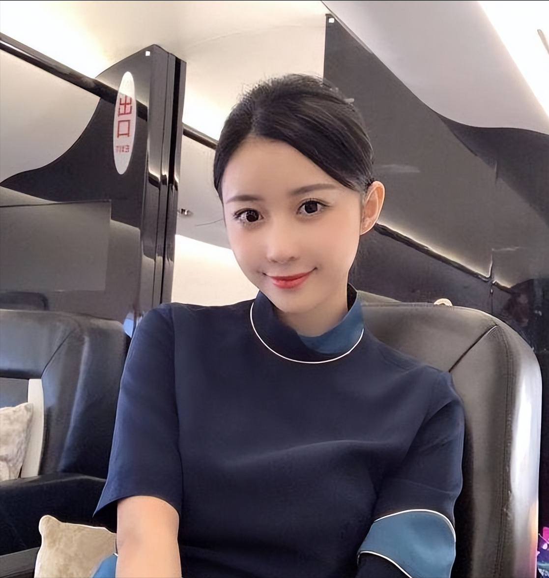 潘玮柏机场被拍大庭广众对妻子指指点点被吐槽大男子主义