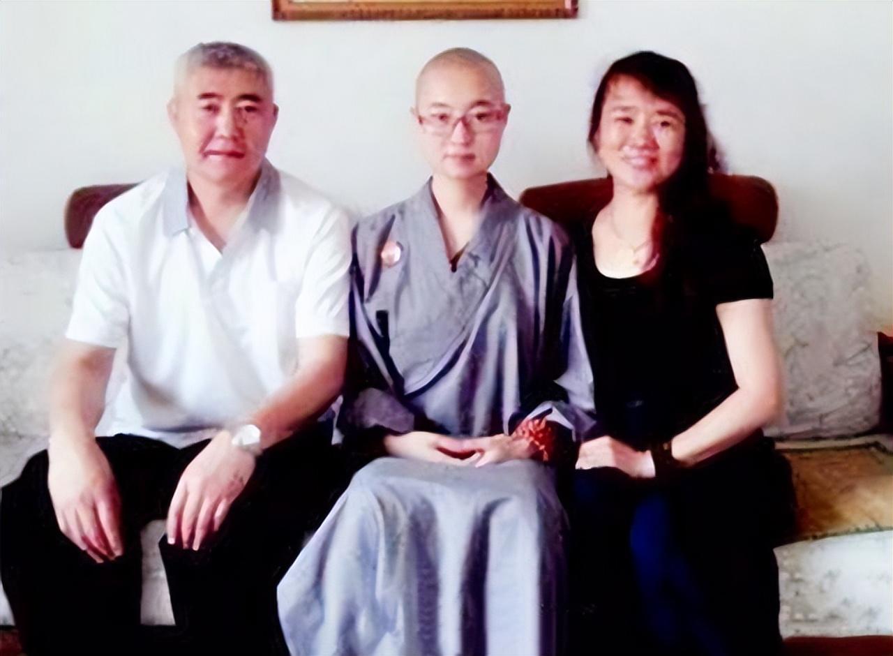 最美尼姑释正孝同,佛祖托梦出家,放弃985大学,15年后如何了?
