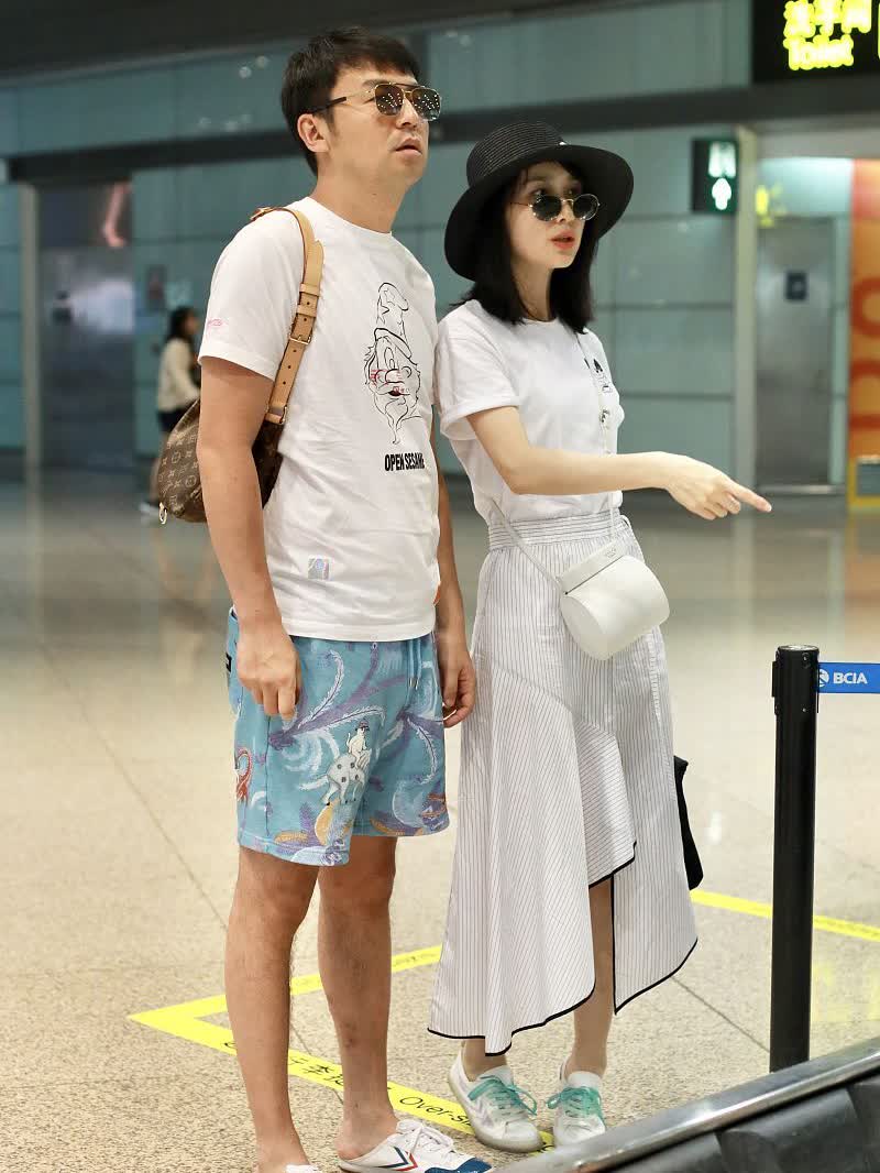 雷佳音妻子晒出幸福家庭合照,展现美好生活!