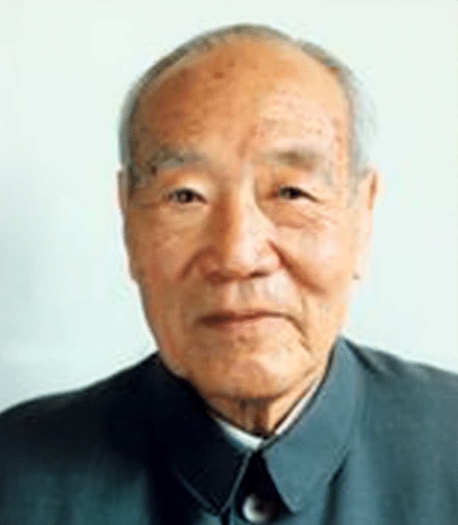 侯镜如:曾是国民党中将,87岁官至副国级,儿子是著名物理学家