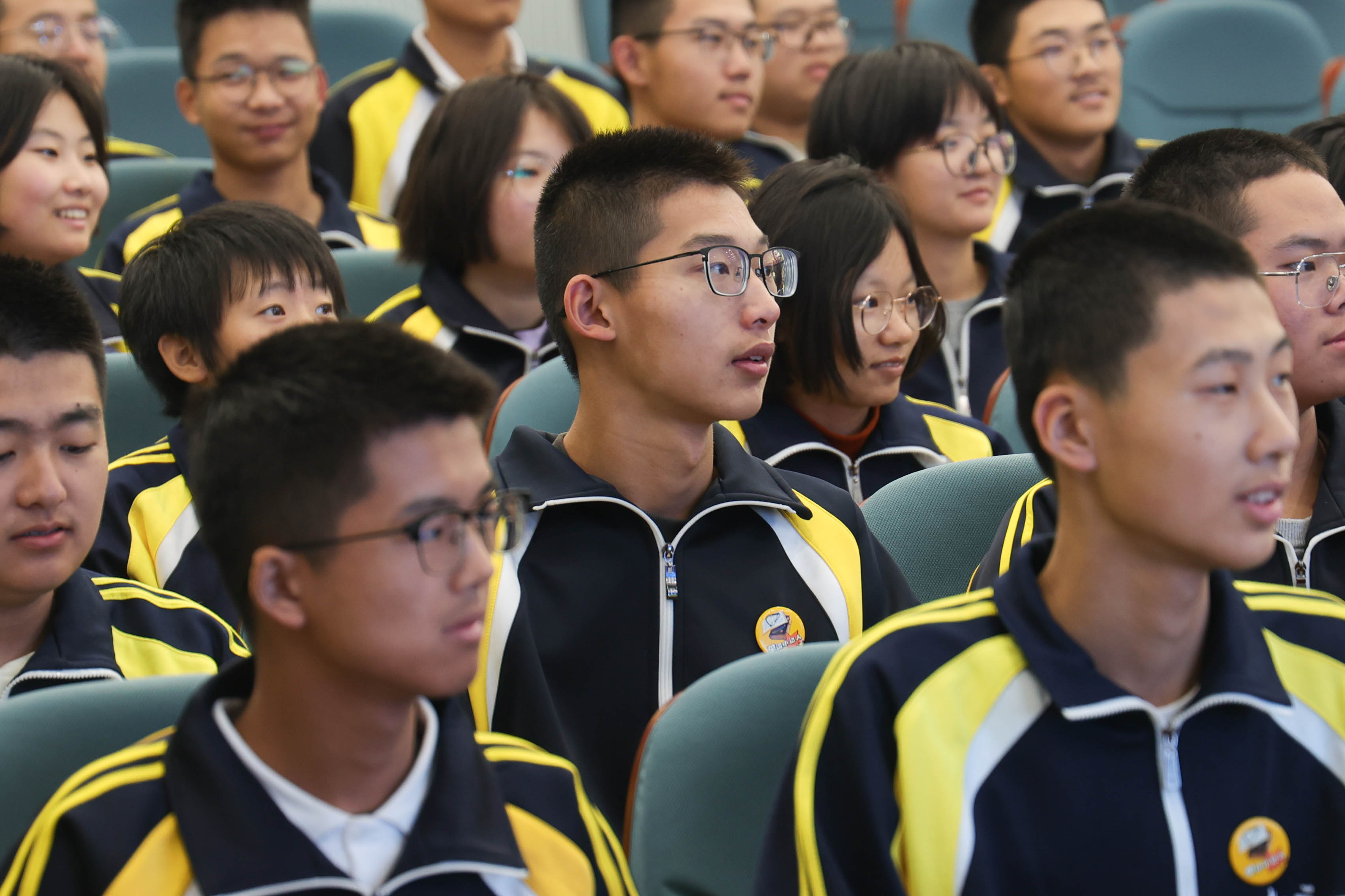 超越大讲堂:华中科技大学来访衡水二中开展科普讲座