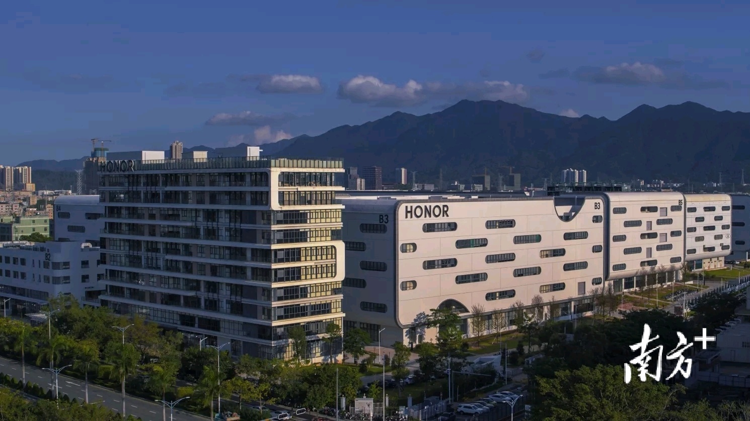 荣耀智能制造产业园在深圳坪山首亮相!每28.5秒可产出1台手机