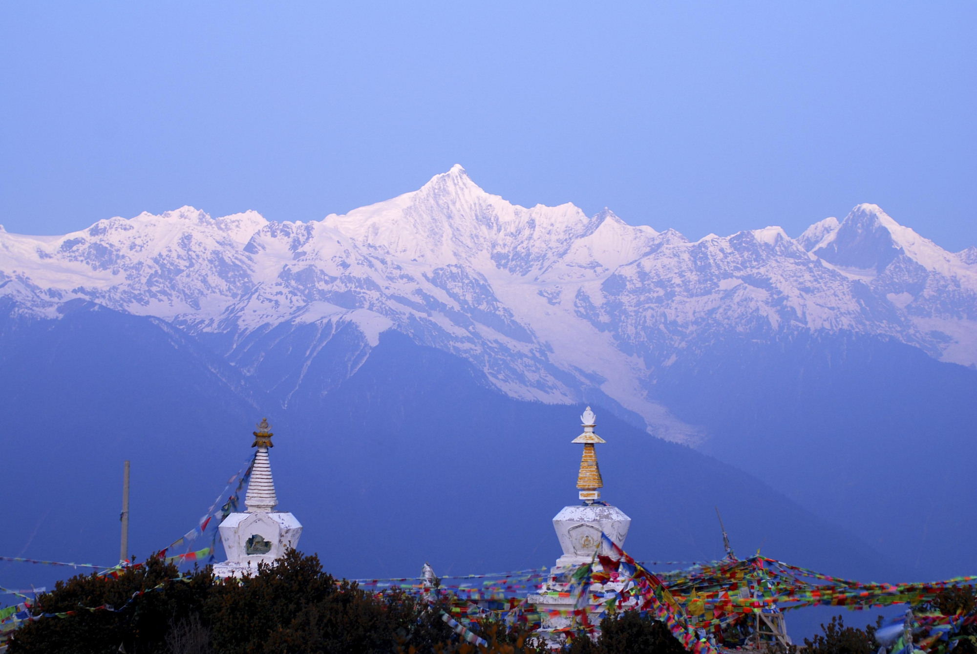 美在普达措,艳遇香格里拉,回首梅里雪山十三峰
