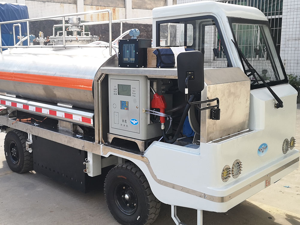 防爆油罐车:安全运输石油产品的关键-瑞朗特