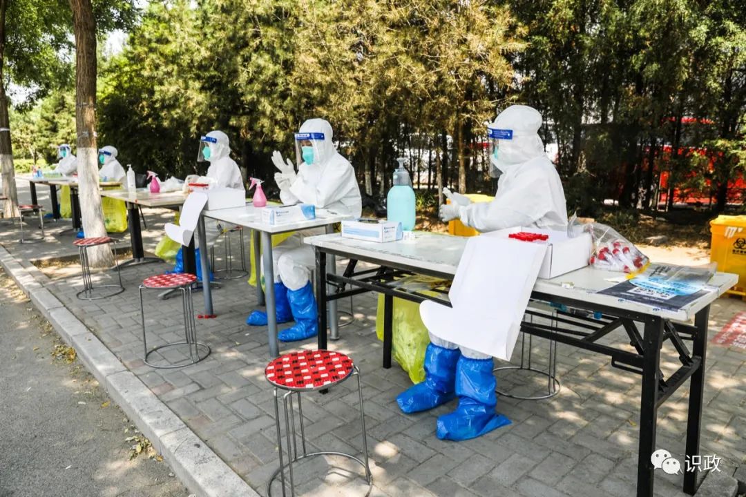 主打置顶蔡奇“四不两直”到大兴区检查，要求迅速扩大核酸检测能力和范围