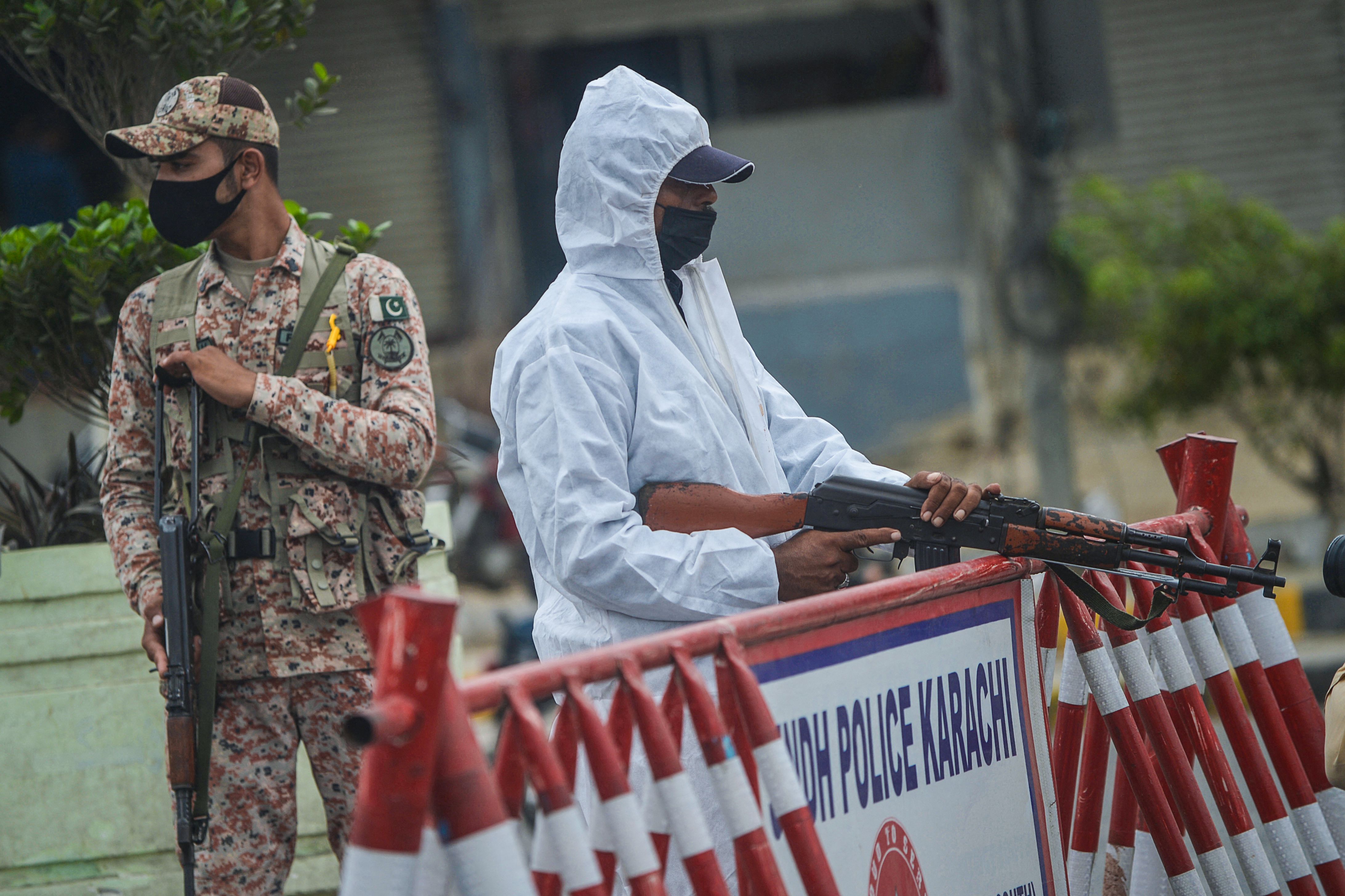 巴基斯坦:街头警戒