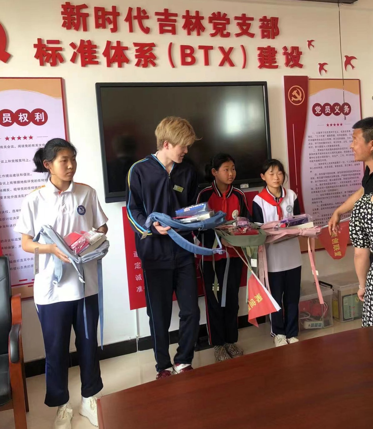 吉林省磐石市牛心镇细林中学受爱心人士捐资助学