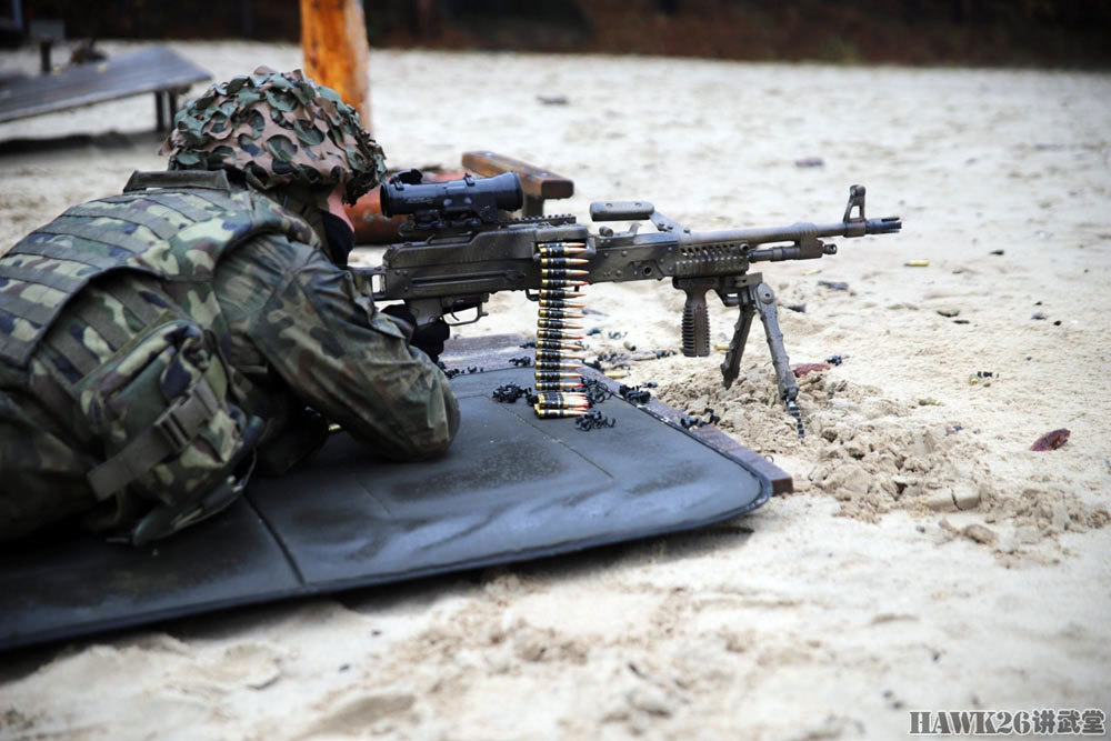 波兰测试新型机枪ukm 2000s 苏联pkm魔改版 未来前途仍不明朗