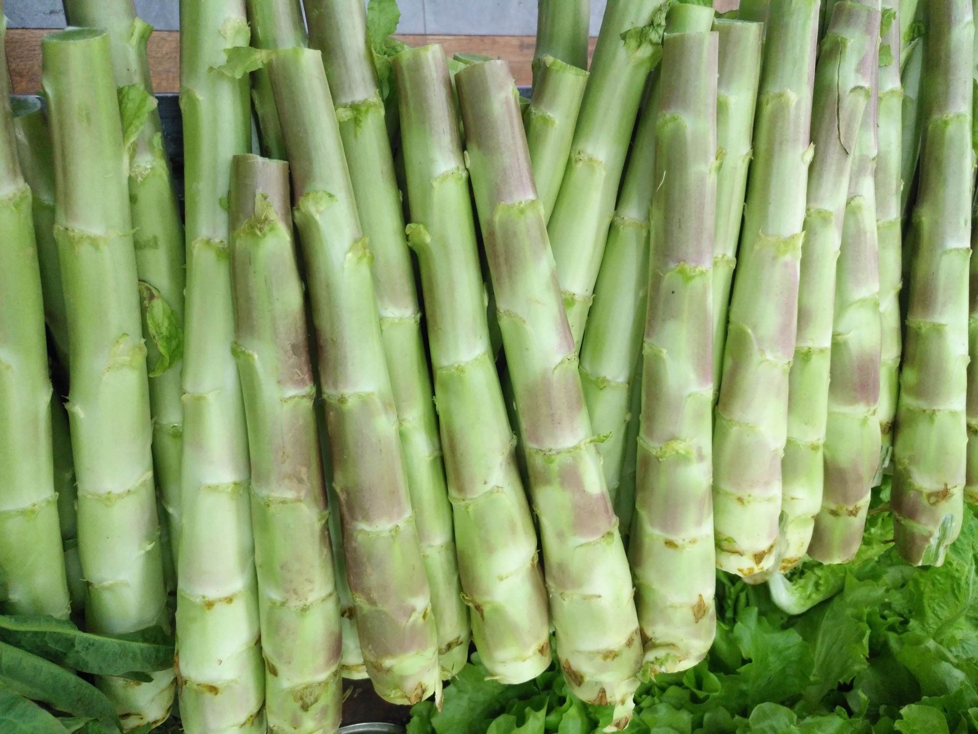 汉产特色红莴笋上市,好吃种植效益高