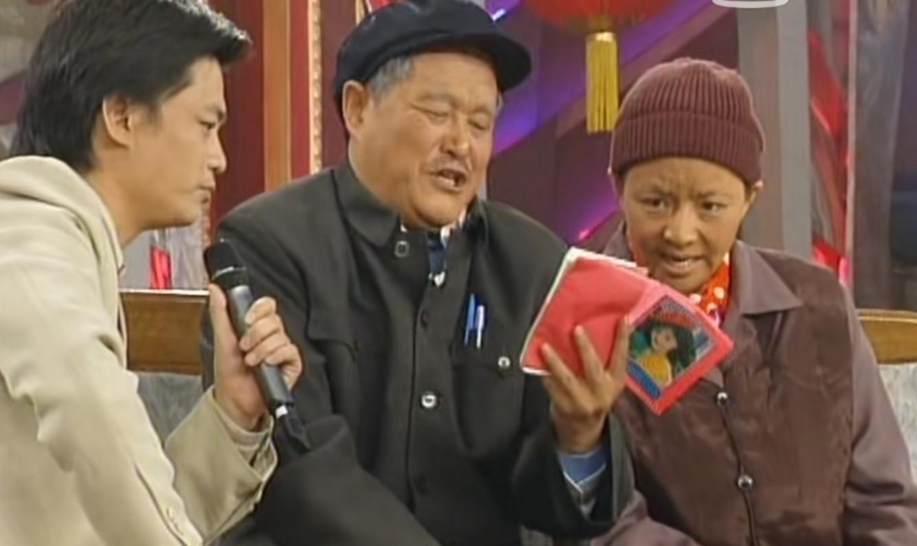 偶像明星齐聚央视春晚,它已没了记忆中的旧时模样,你还看吗?