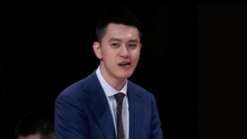 千面杨鸣赛场上暴躁到手舞足蹈赛场下陪妻陪子岁月静好