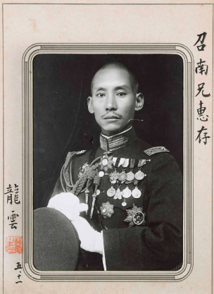 新疆土皇帝,却遭灭门屠杀,晚年孤独终老,真相为何?