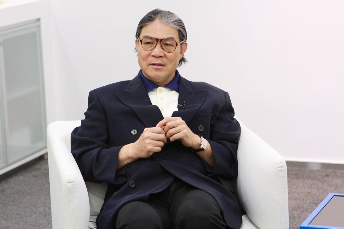 77岁霍震霆获大紫荆勋章三子到场祝贺郭晶晶精心打扮气场变强