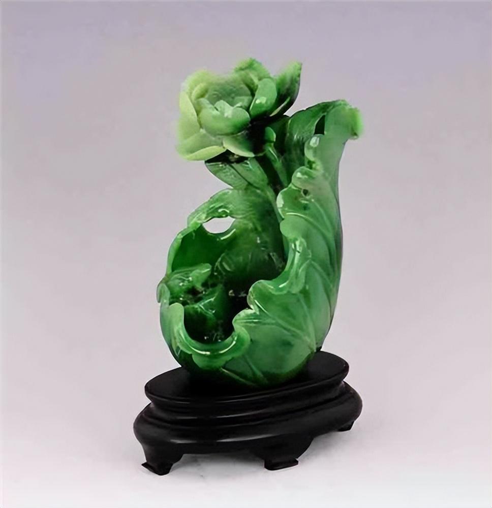 杭州一大爷有块密玉卖了100元,3年后拍卖出500万,他说不后悔