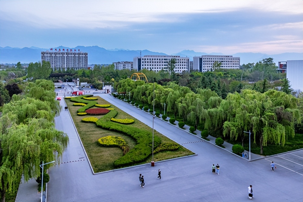 再获殊荣!西安科技大学高新学院国际化发展中心荣获先进集体称号