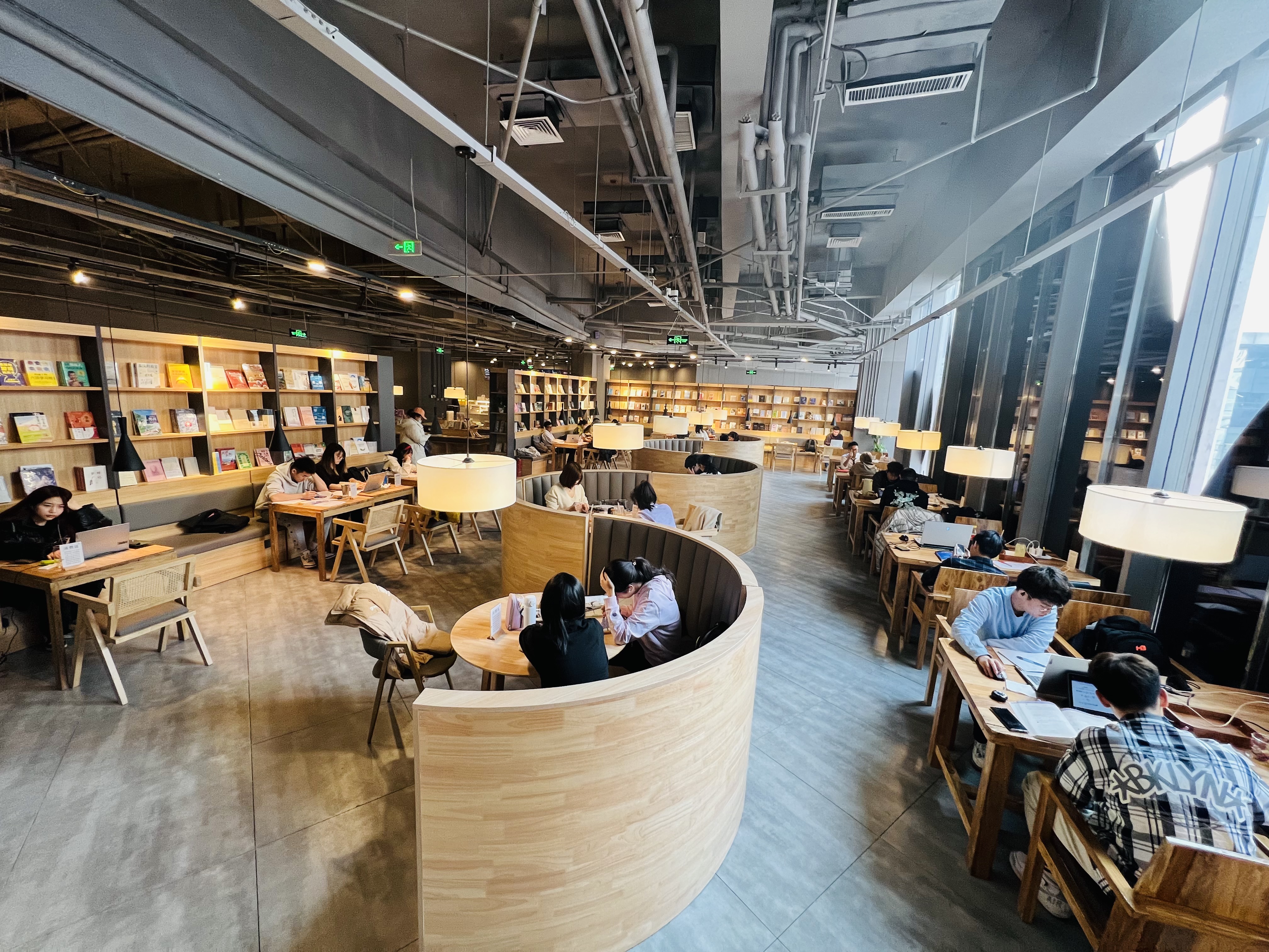 「神仙书店」沈阳好几家魔方小镇新店正在紧锣密鼓筹备中