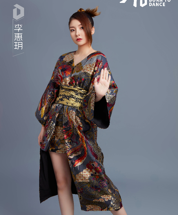 国民老公前任豆得儿《舞蹈生》首秀,网友:像奥特曼变身!