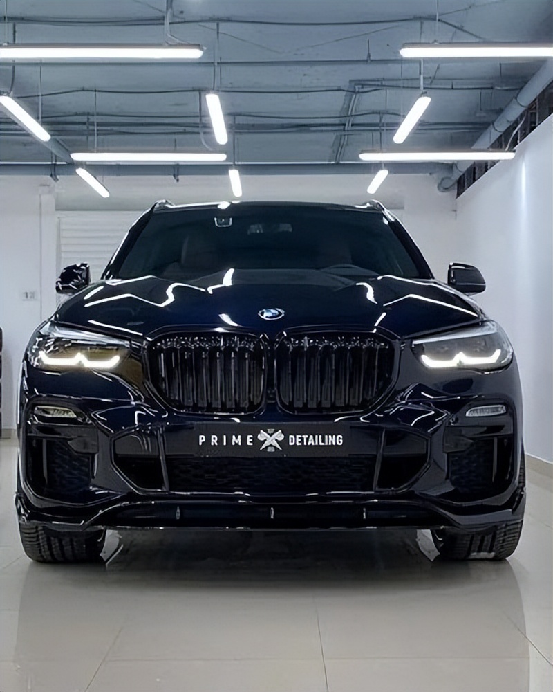 2024全新宝马x5m换装登场,4.4tv8 轻混,3.7秒破百