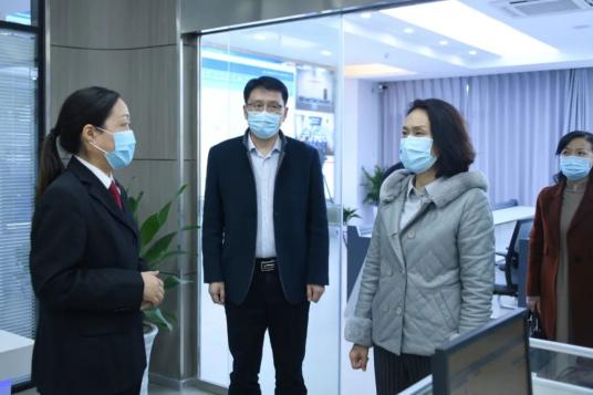 淮安市人大常委会副主任周茂萱调研《人大代表替你问》节目代表建议