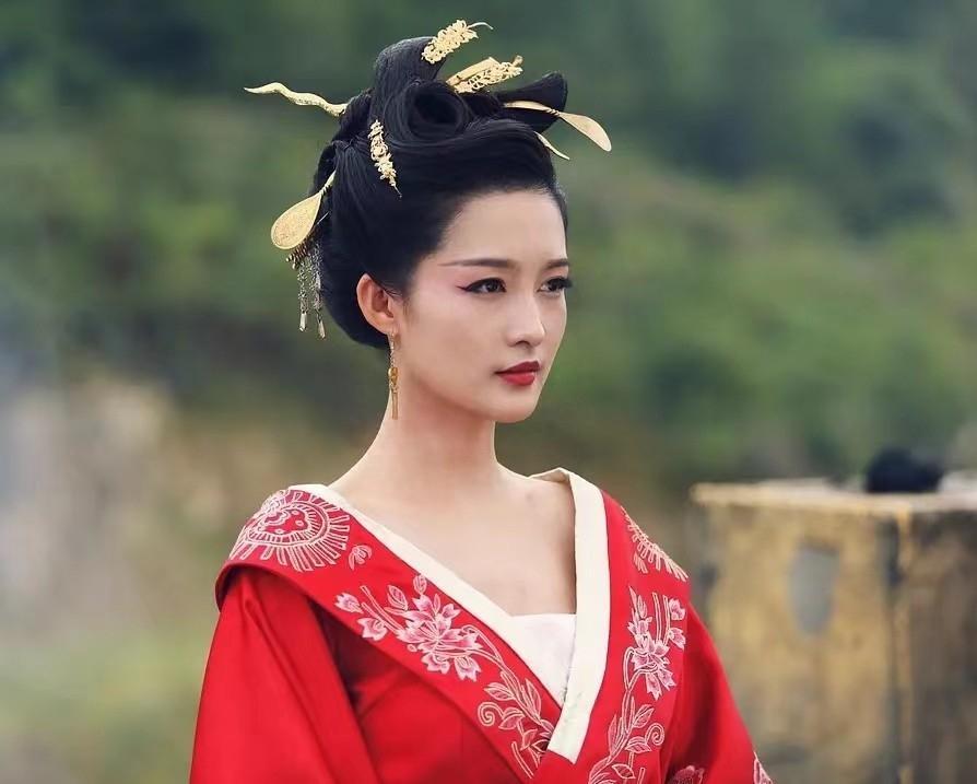 李沁:从花旦到美强惨