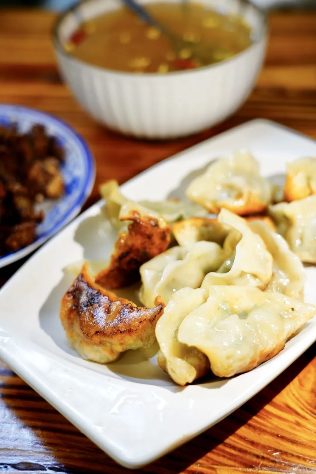 一份锅贴承载30多年的温州记忆,酥脆鲜香个个金黄