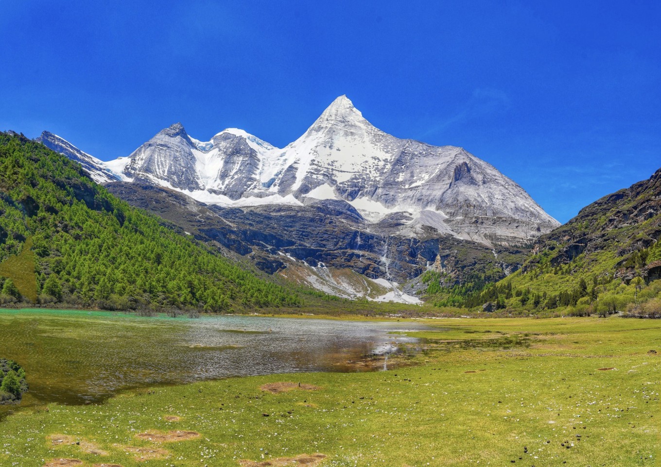 红军大学 亚丁三神山