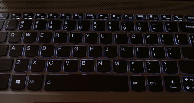 联想小新15键盘背光灯怎么开