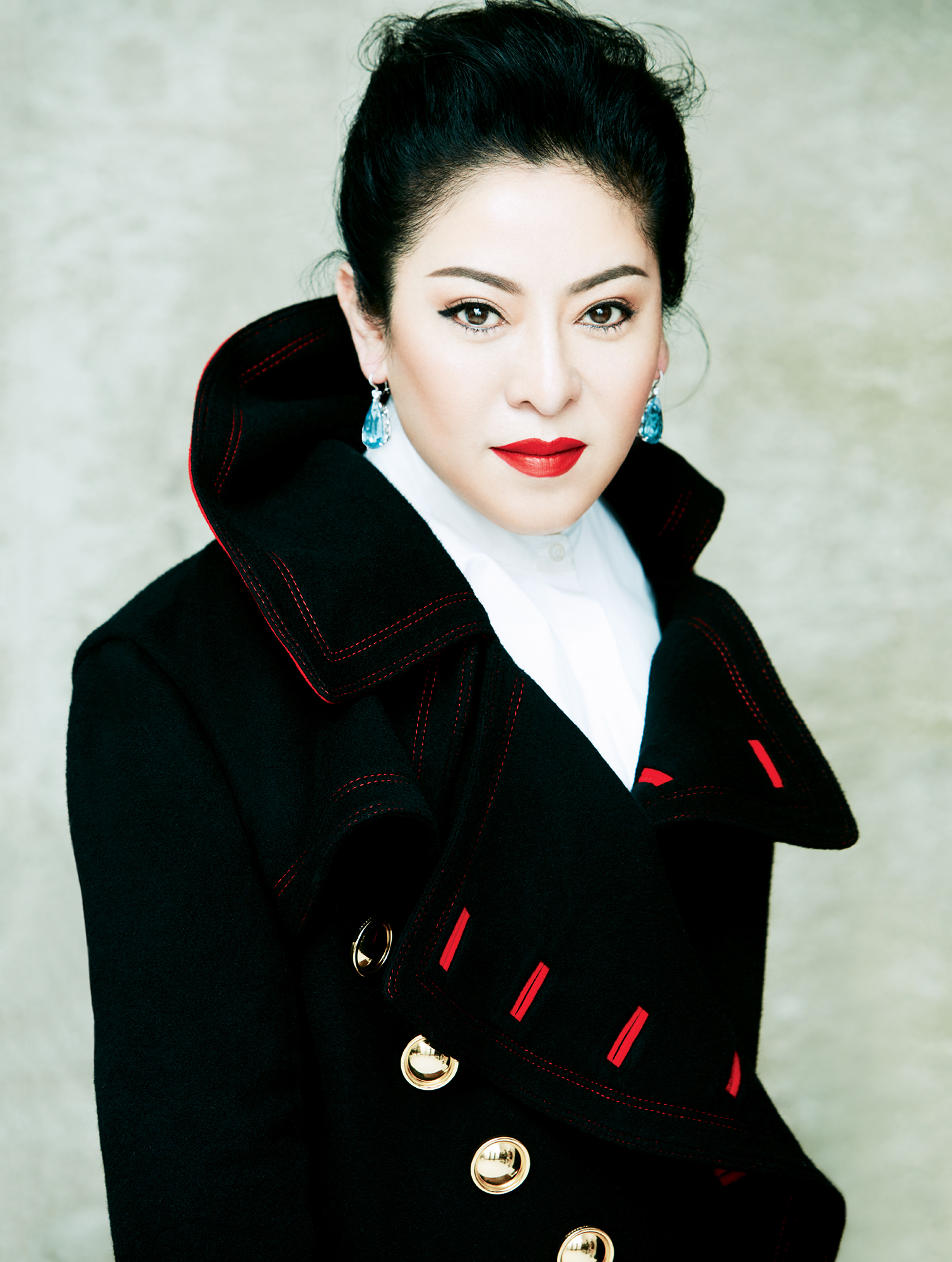 陈岚辟谣李连杰去世:勇敢面对谣言,捍卫真相