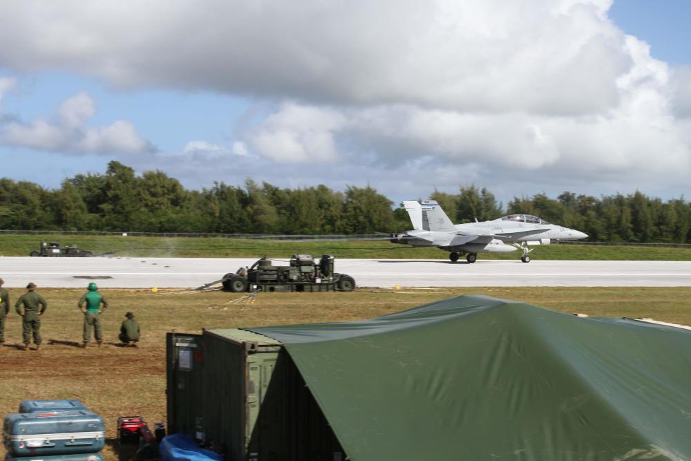 美军在太平洋砍树建机场,扬言是为了针对中国,果然没安好心