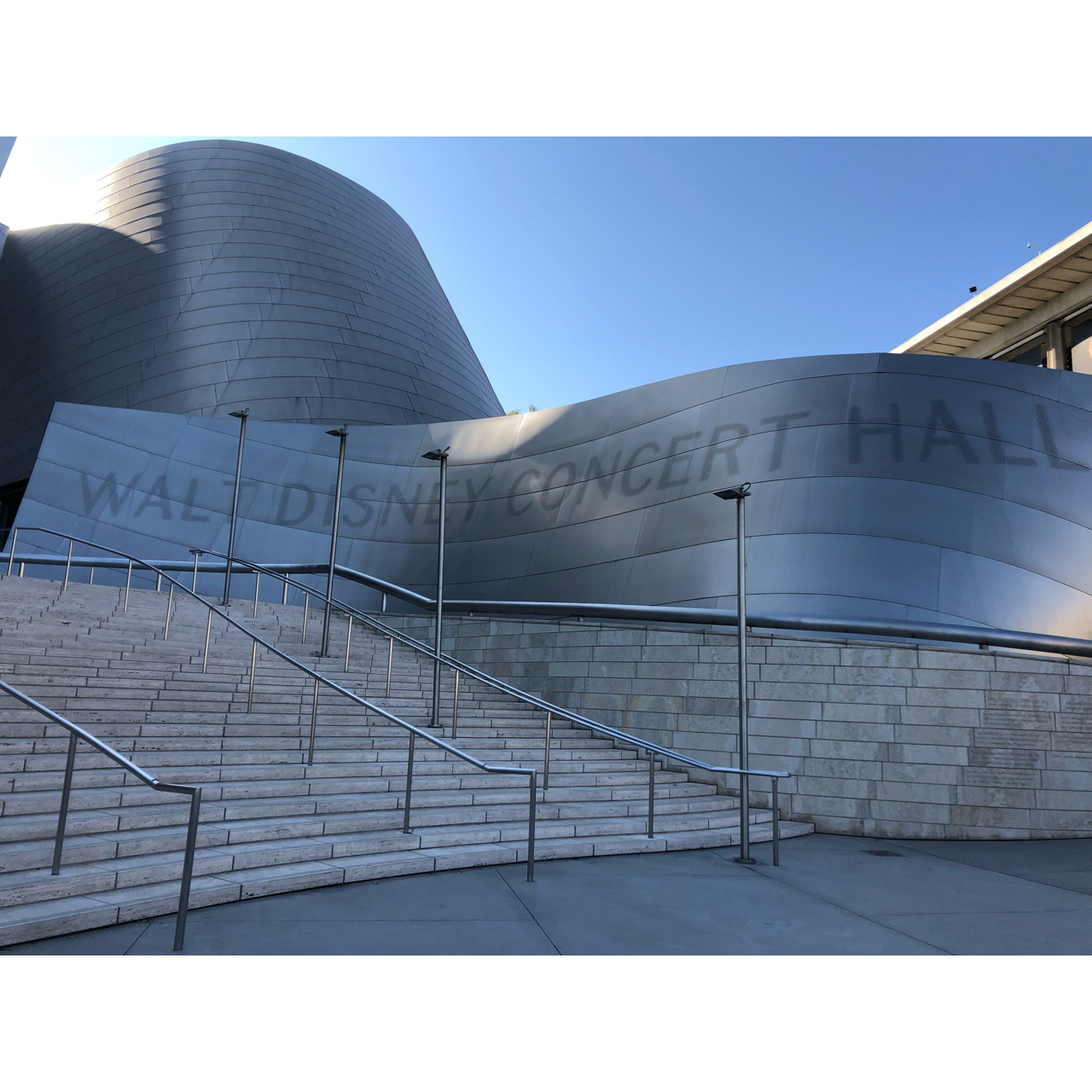 华特迪士尼音乐厅walt disney concert hall 这是位于洛杉矶的迪斯尼