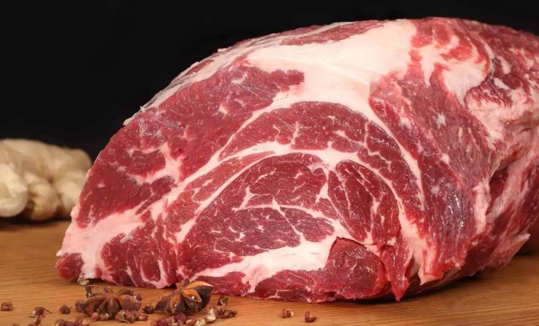 两批牛肉瘦得不正常原来是用了瘦肉精小心吃完身体受不了