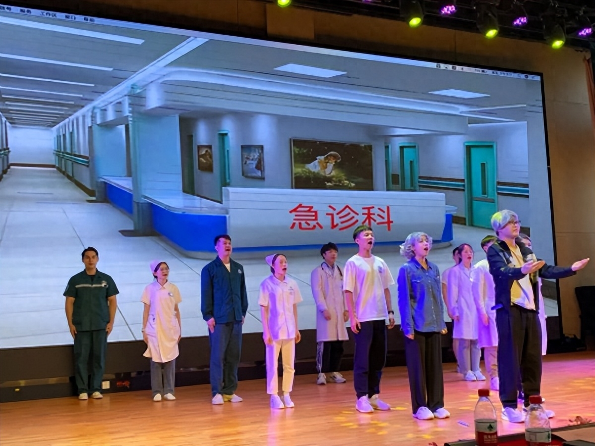 乌鲁木齐市友谊医院举办第六届中国医师节庆祝活动