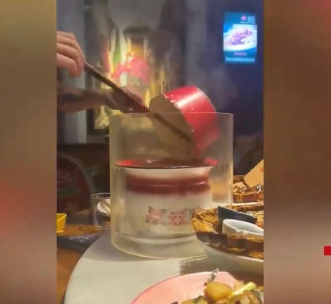 回顾离谱到全网开骂的玫瑰冰淇淋事件网红商品又来祸害人了