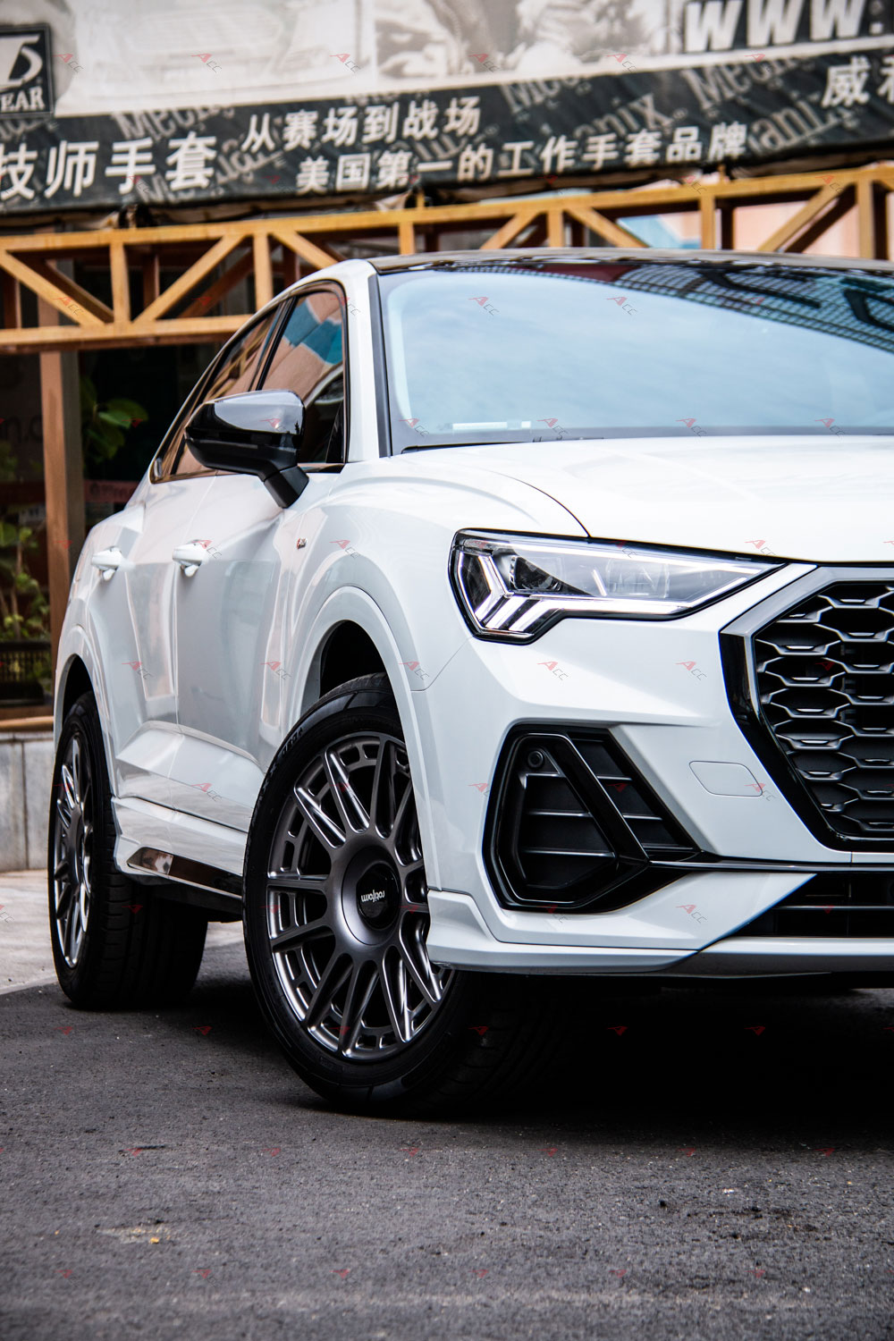 奥迪q3更换rotiform ozr 19寸轮毂 改装升级从轮毂开始