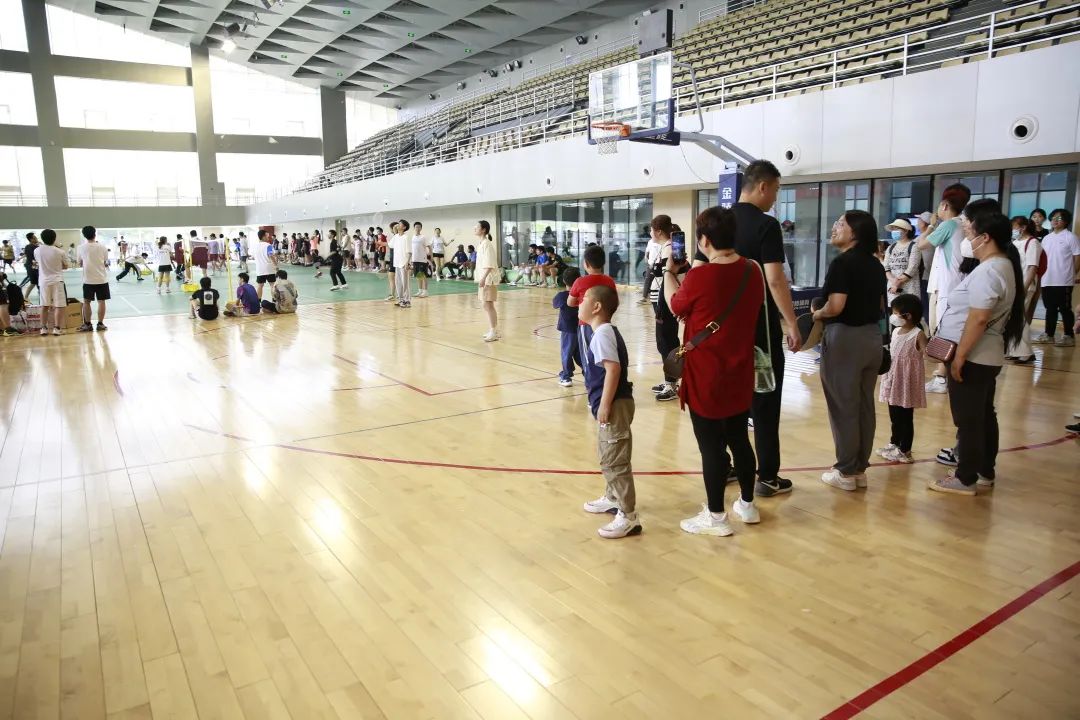 朱岗子村和北理工经管学院联合党支部开展红色"1 1"主题活动