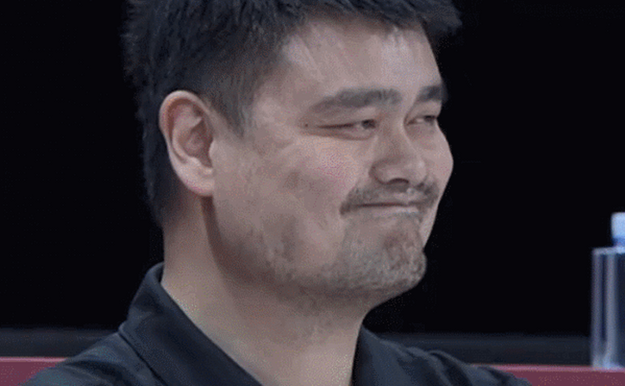 王立彬这位老大哥,中国男篮的名宿,又在社交媒体上火